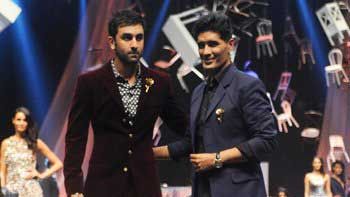 Pics - Suave Ranbir Kapoor Turns Showstopper For Manish Malhotra's Show -  Koimoi