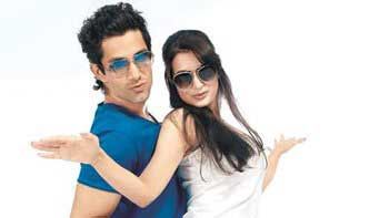 Sahil Shroff gifts goodies hamper to Amisha Patel