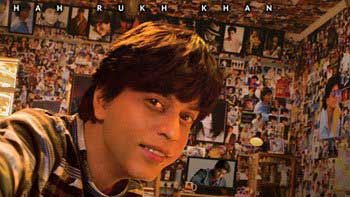 Shah Rukh Khan climbs up the lamp post for 'Fan' song