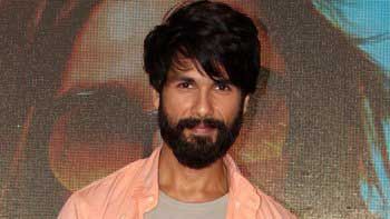 Shahid Thanks His 7 Million Fans On Twitter
