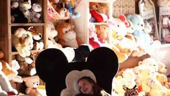 'Shivaay': Ajay Devgn calls for 2000 custom made toys for his on-screen daughter's room!