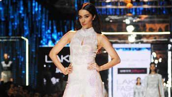 Shraddha Kapoor shines at the Lakme Insta Light Show