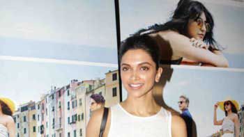 Special Entry For Deepika!