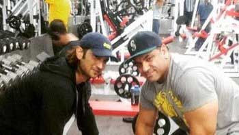 Sushant Singh Rajput begins working out at Dhoni's gym