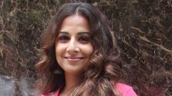 Vidya Takes Training From A Professional Florist For 'Hamari Adhuri Kahani'