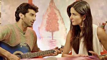 Aditya Roy Kapur sings 'Sun Raha Hai Na Tu' for Katrina Kaif