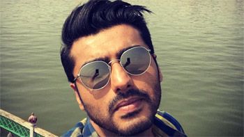Arjun Kapoor snapped at ghats of Banaras while shooting for Half Girlfriend