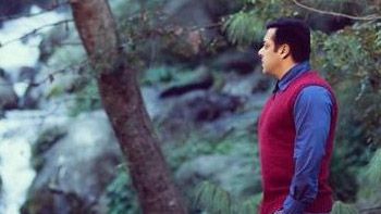 Check out these Fresh Pictures from the sets of Tubelight!