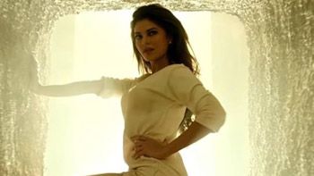 Dishoom: Jacqueline-Varun-John shot with real pythons for 'Sau Tarah Ke'