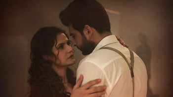 Here’s a new song Sunn Le Zara from Zareen Khan-Karan Kundra’s 1921!