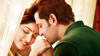 Hrithik Roshan & Yami Gautam's Kaabil Hoon Song Video Out!