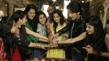 Just In: Ek Tha Raja, Ek Thi Rani Team shoots last episode!