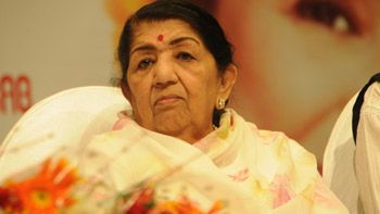 Lata Mangeshkar felicitated with Brand Laureate Legendary Award