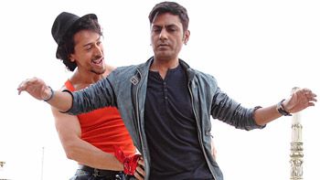 Munna Michael New Still: Nawazuddin & Tiger in a groovy mode!