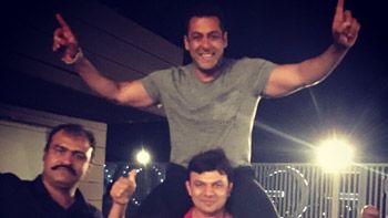 Must View Pics: Sultan Wrestling Style Wrap-up Party!