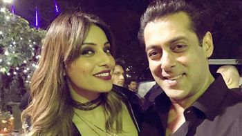Salman Khan gives special return gift to friends on his 51st birthday bash!