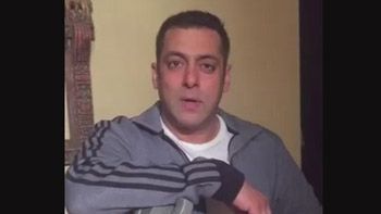 Salman Khan promotes Akshay Kumar starrer Rustom