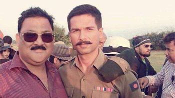 Shahid Kapoor shoots in heavy crowd for film Rangoon