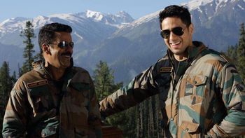 Siddharth Malhotra wraps up the Kashmir shooting schedule of Aiyaary!