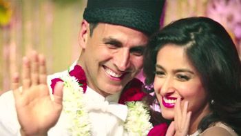 Sneak peek at first song of Rustom!
