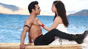 T-Series production venture 'Sanam Re' to release over 2000 screens