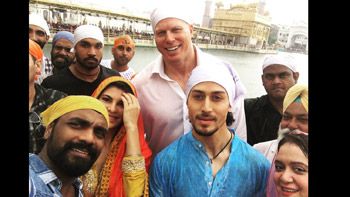 Tiger Shroff, Jacqueline Fernandez at Golden Temple to seek blessings for A Flying Jatt