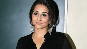 Vidya Balan slips off the horse while filming for Begum Jaan