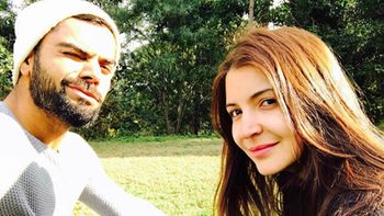 Virat Kholi makes his relationship with Anushka Sharma official!