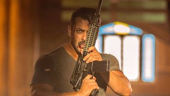 With 206.04 Crore in pocket, ‘Tiger Zinda Hai’ becomes Salman Khan’s fifth film in the coveted 200 Crore Club!