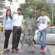 Film 'Ekkees Toppon Ki Salaami' stars pay ode to RK Laxman's common man statue