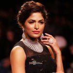 Evelyn Sharma displays creation of jewellery designers Dhruv during India International Jewellery Week 2015