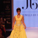 Ileana D'cruz walks the ramp for Jewellery Designer Preeti