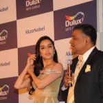 Farhan Akhtar and Shraddha Kapoor Unveil AkzoNobel's Monarch Gold as Colour of the Year 2016