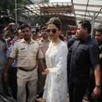 Deepika Padukone visits Siddhivinayak temple to seek blessings for her upcoming film 'Tamasha'