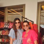 Athiya Shetty and Suneil Shetty at Mana Shetty's Araaish's sale for charity