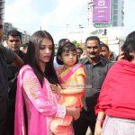 Aishwarya Rai Bachchan along with her daughter Aaradhya visits Siddhivinayak Temple to seek blessings