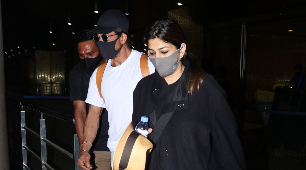 Megastar Shah Rukh Khan spotted at airport arrival