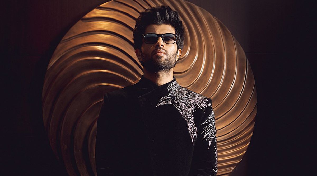 Black Magic! Vijay Deverakonda looked suave in black at SIIMA 2022