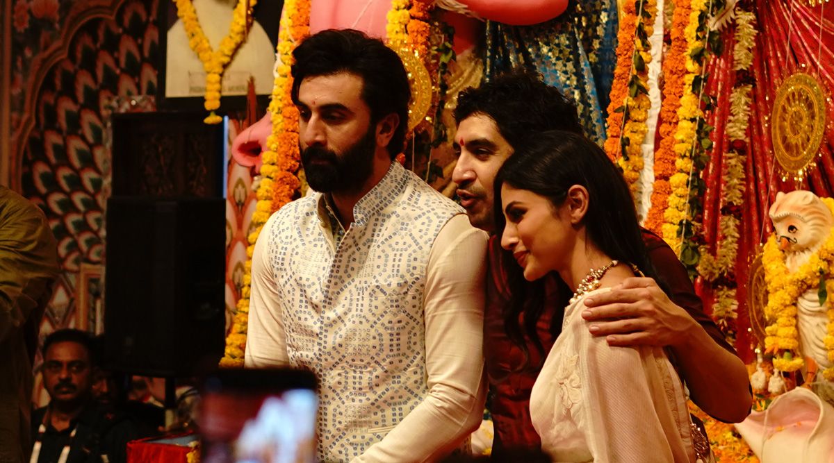 Brahmastra team including Ranbir Kapoor, Ayan Mukerji with Mouni Roy reach Mumbai’s Durga Pandal to seek blessings