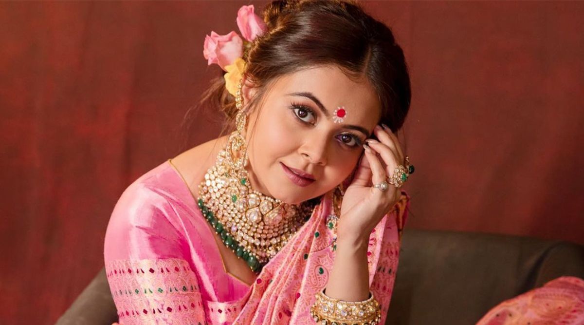 Devoleena Bhattacharjee announces her comeback as Gopi as her popular character turns 10