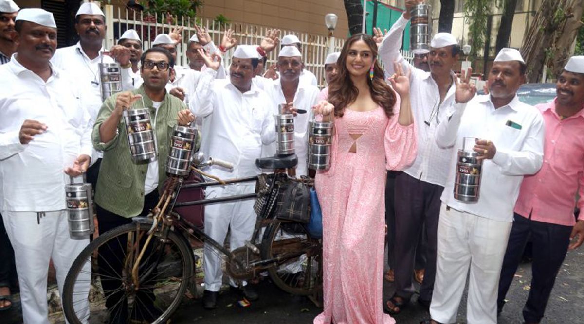 WOW! Huma Qureshi, Sharib Hashmi Go Out Lunching With Mumbai's Dabbawalas (Watch Video)