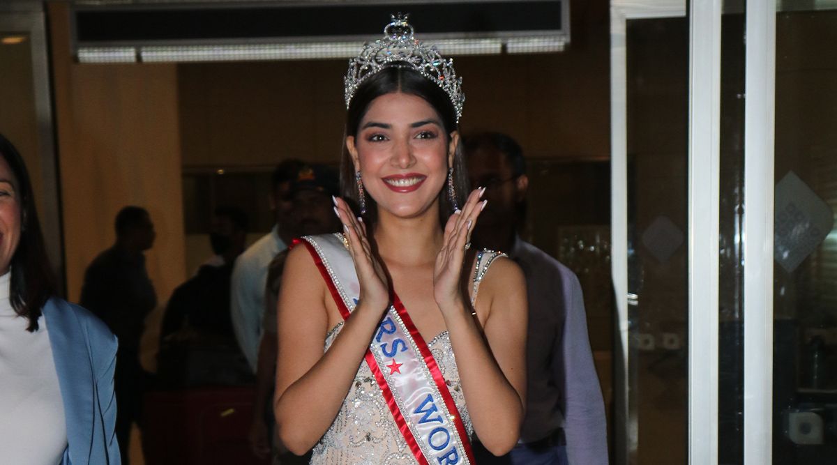 At the airport's arrival, Sargam Koushal was seen.