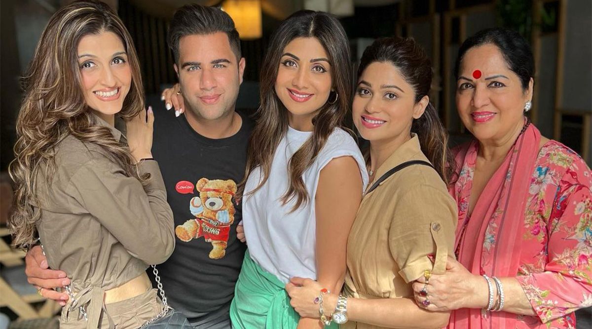 Shilpa Shetty has a good time with her lunch date Shamita Shetty, Sunanda Shetty and Rajiv Adatia