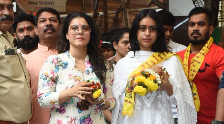 Kajol and Nysa clicked at Siddhivinayak temple