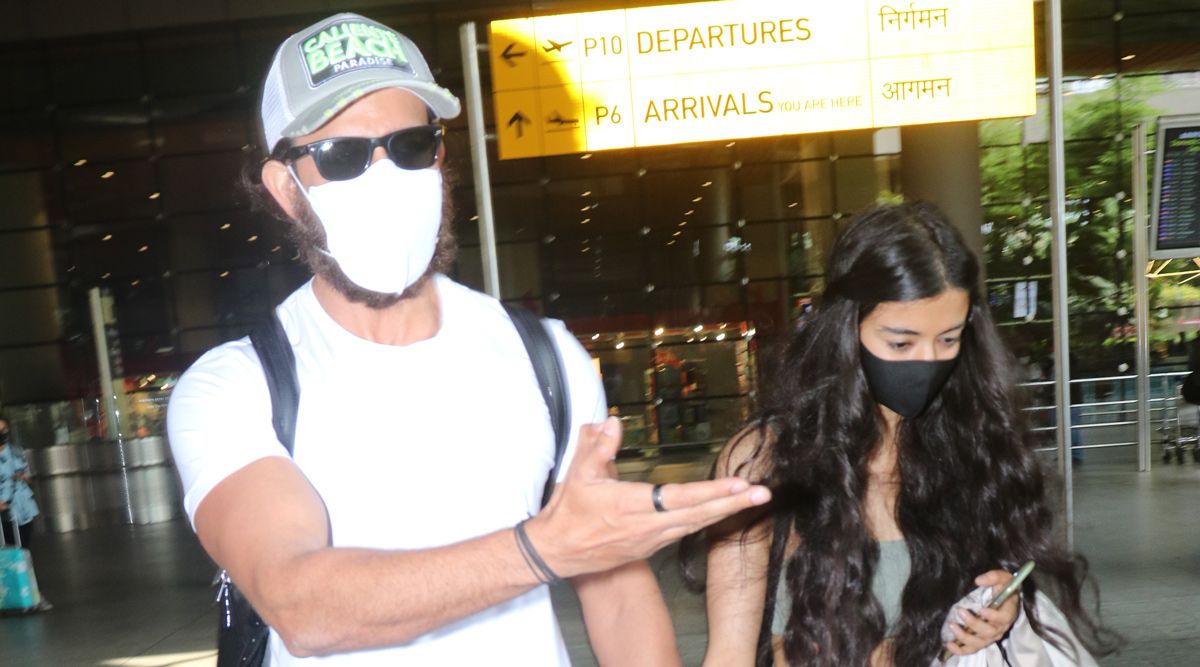 Hrithik Roshan and Saba Azad were spotted together, holding hands at Mumbai airport