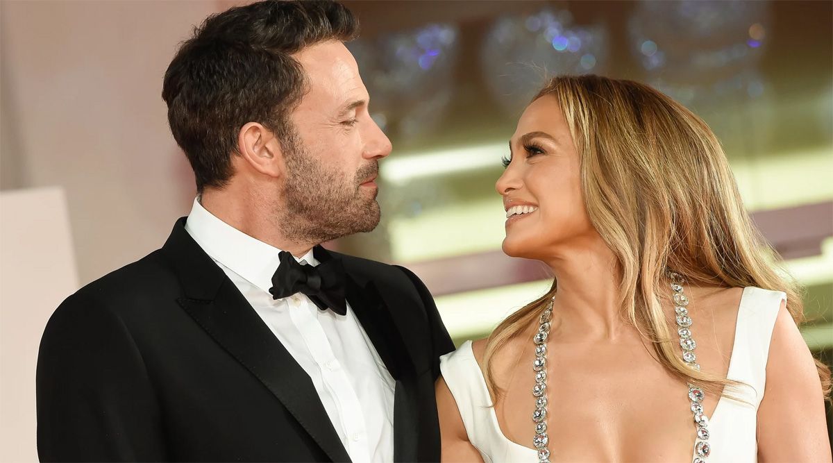 Actor Ben Affleck and singer Jennifer Lopez  engaged! 