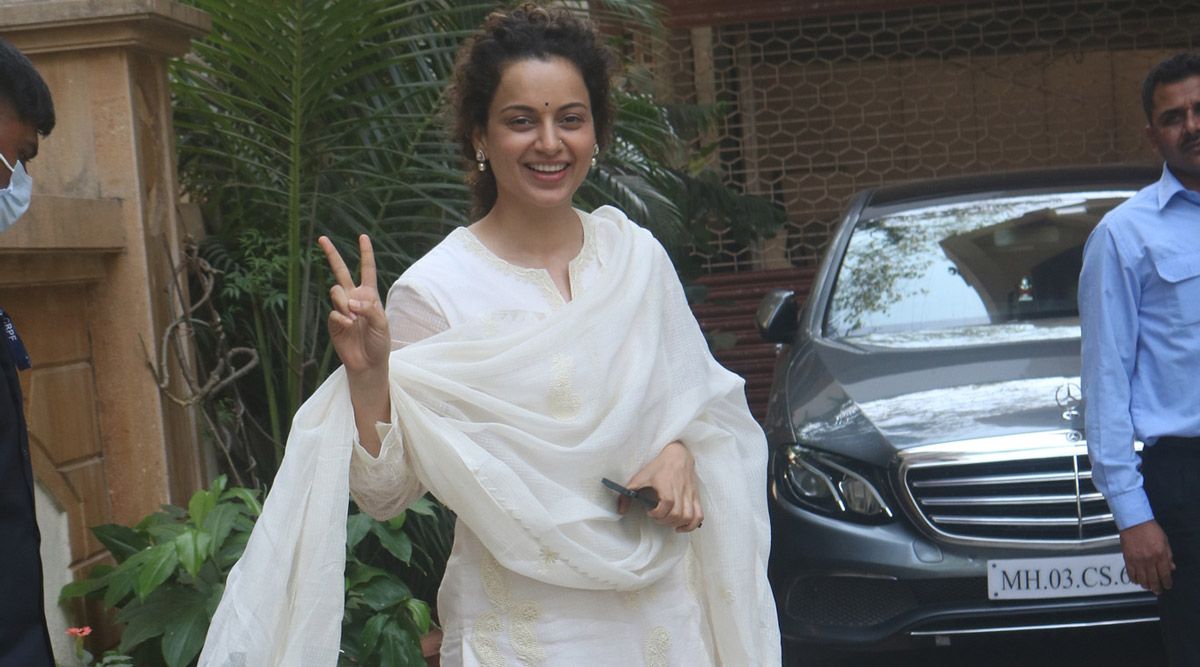 Kangana Ranaut spotted at Khar