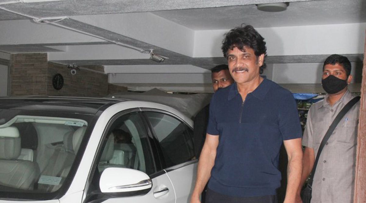 Nagarjuna slays his semi casual look as he gets papped at the Mumbai airport