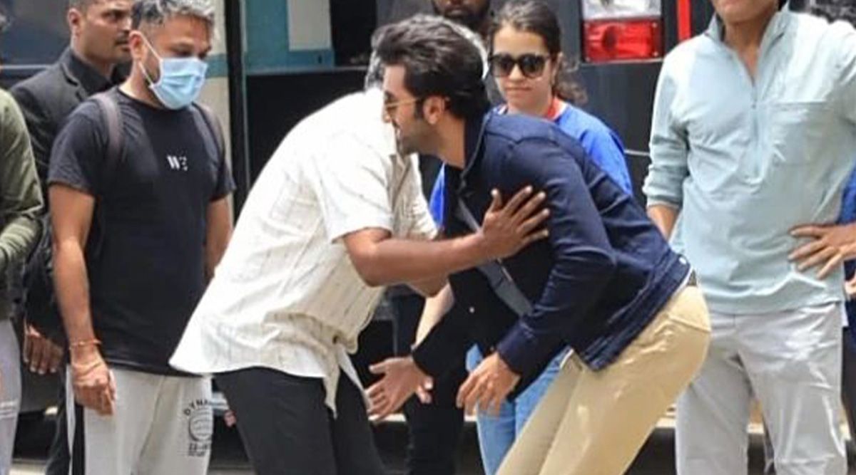 Ranbir Kapoor touches ‘RRR’ director SS Rajamouli’s feet while promoting ‘Brahmastra’ in Chennai