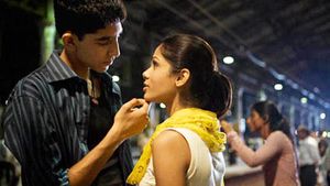 Official Trailer Slumdog Millionaire Anil Kapoor | Dev Patel